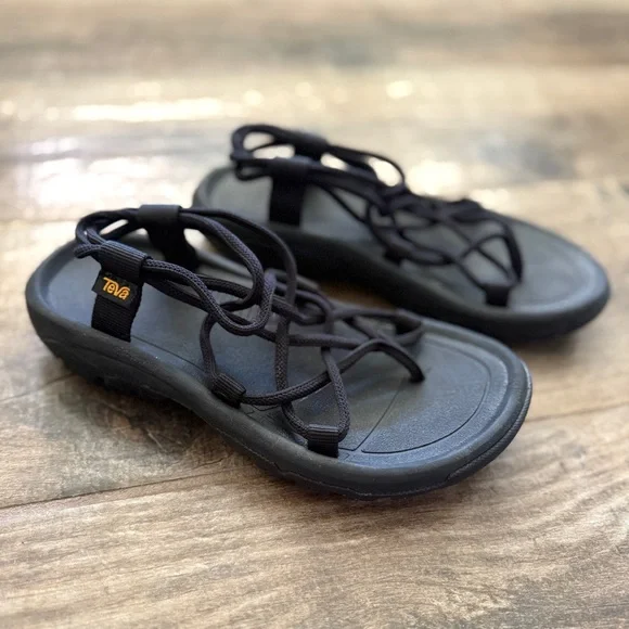 TEVA　Hurricane XLT Infinity レディース Teva Hurricane XLT Infinity Sandals Womens Size 8 Silver Strappy
